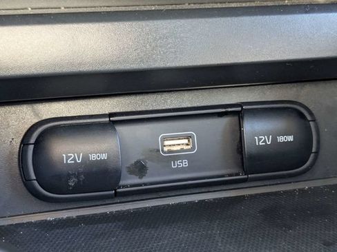 Used 2025 Kia Soul LX w/ LX Technology Package FWD image 31