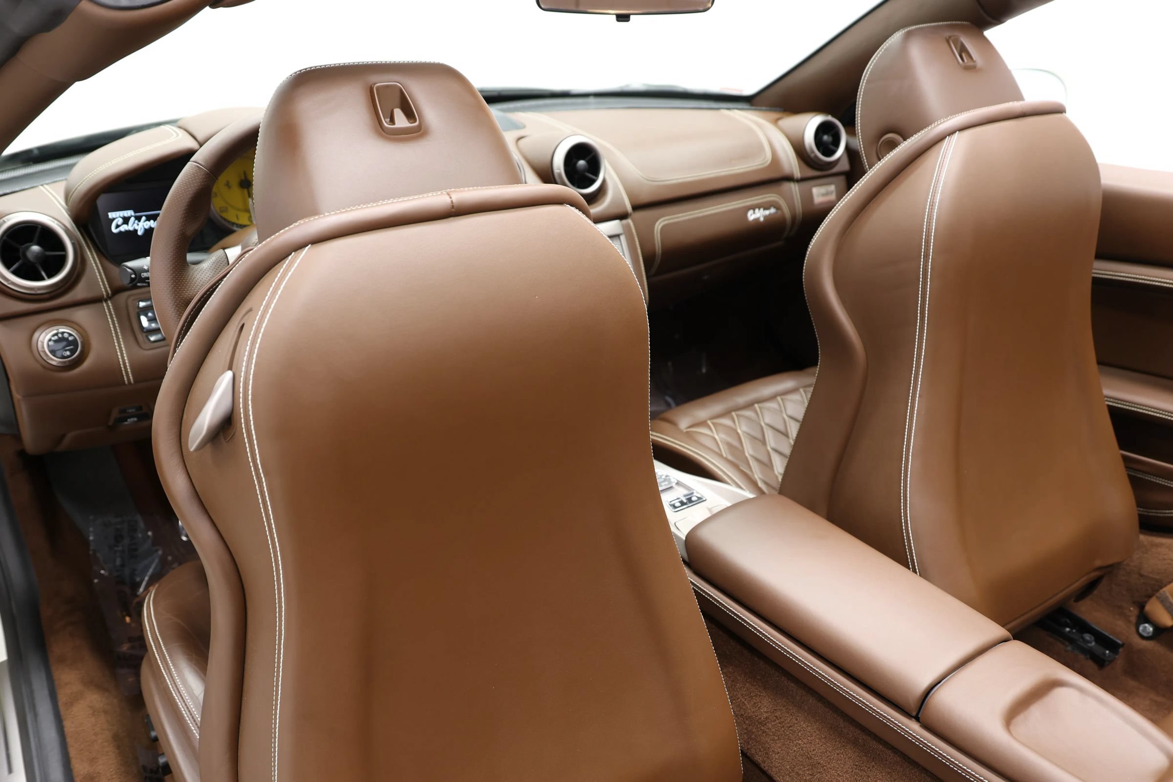 Used 2010 Ferrari California RWD image 70