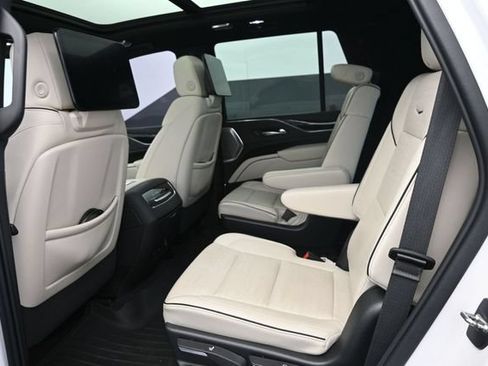 Used 2021 Cadillac Escalade Sport w/ Driver Assist Tech Package AWD/4WD image 15