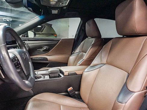 Used 2022 Lexus ES 300h w/ Accessory Package 2 FWD image 18