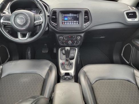 Used 2019 Jeep Compass Latitude image 14