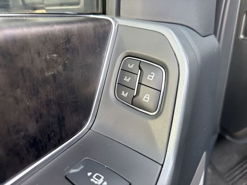 Used 2023 Ford F350 Lariat w/ Lariat Ultimate Package image 11