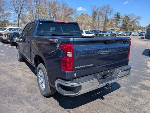 Used 2022 Chevrolet Silverado 1500 LT AWD/4WD image 5
