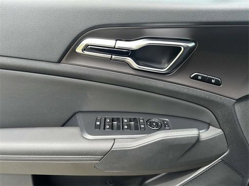 New 2026 Kia Sportage SX image 7