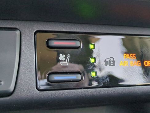 Used 2025 Toyota RAV4 Limited image 22