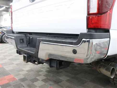 Used 2022 Ford F350 Lariat w/ Lariat Ultimate Package AWD/4WD image 9