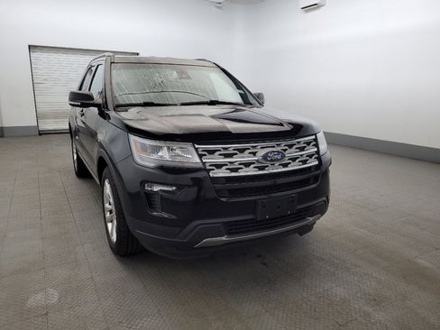Used 2019 Ford Explorer XLT w/ Equipment Group 202A AWD/4WD image 14