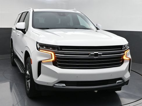 Used 2023 Chevrolet Tahoe LT w/ Luxury Package AWD/4WD image 2