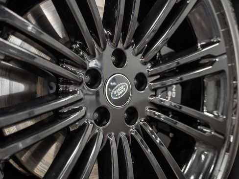 Used 2025 Land Rover Range Rover SE AWD/4WD image 6