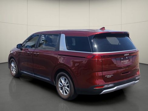 Used 2024 Kia Carnival LX FWD image 5