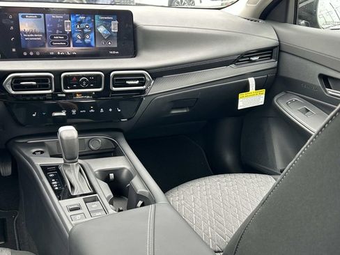 New 2026 Nissan Sentra SV w/ SV Convenience Package FWD image 21