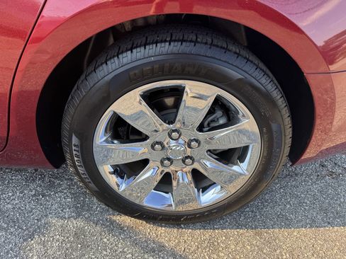 Used 2011 Buick LaCrosse CXS image 8