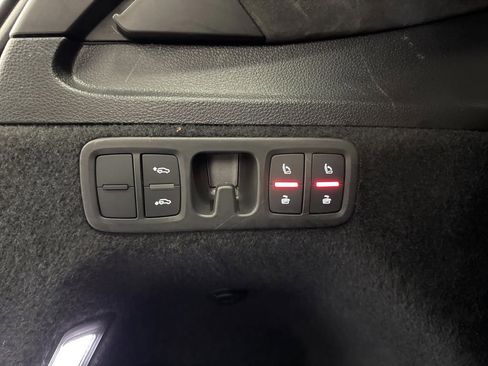 Used 2022 Audi Q7 3.0T Prestige w/ Prestige Package image 18