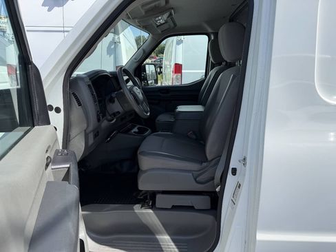 Used 2021 Nissan NV 2500 SV RWD image 17