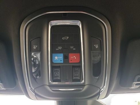 Used 2024 Jeep Grand Cherokee Altitude AWD/4WD image 25