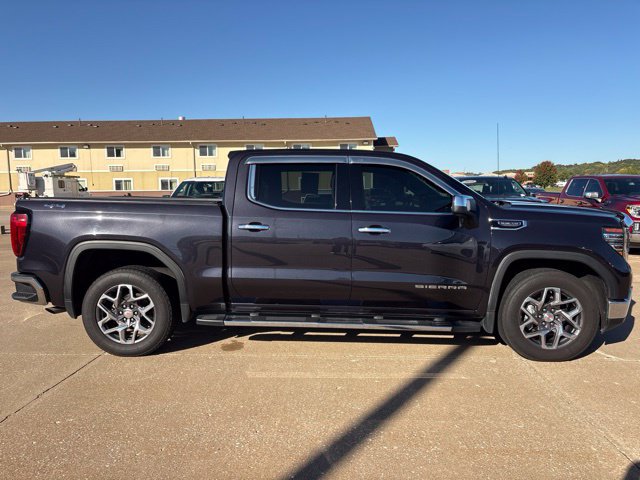Used 2022 GMC Sierra 1500 SLT w/ SLT Premium Plus Package AWD/4WD image 2
