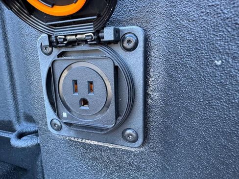 Used 2025 Chevrolet Silverado 1500 High Country w/ High Country Premium Package image 11