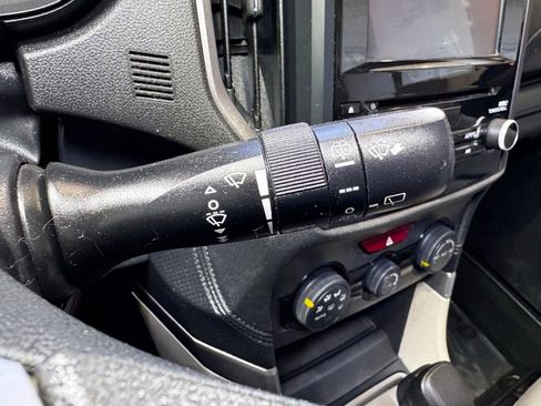 Used 2023 Subaru Forester AWD/4WD image 24