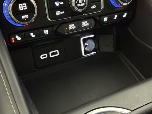 Used 2021 GMC Yukon SLT w/ SLT Luxury Package image 20