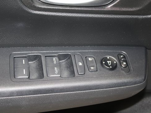 Used 2023 Honda CR-V EX image 9