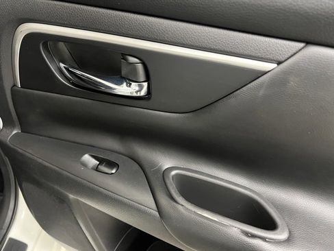 Used 2017 Nissan Altima 2.5 SR w/ Midnight Edition Package image 44