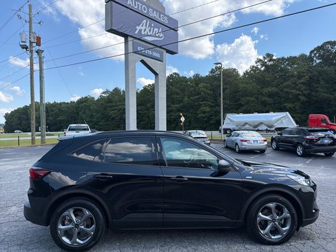 Used 2025 Ford Escape ST-Line w/ Tech Pack #1 FWD image 1