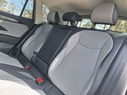 New 2026 Volkswagen Tiguan SE image 24