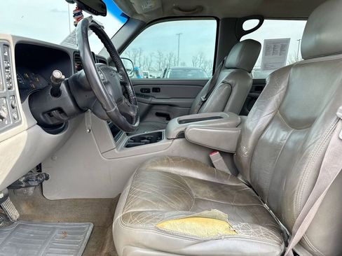 Used 2005 Chevrolet Silverado 2500 LT w/ Heavy-Duty Power Package image 18