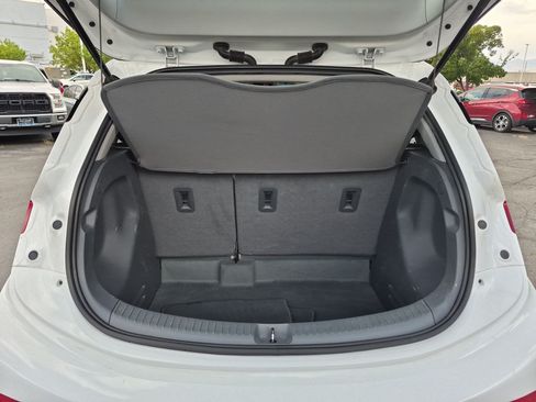 Used 2018 Chevrolet Bolt LT FWD image 29