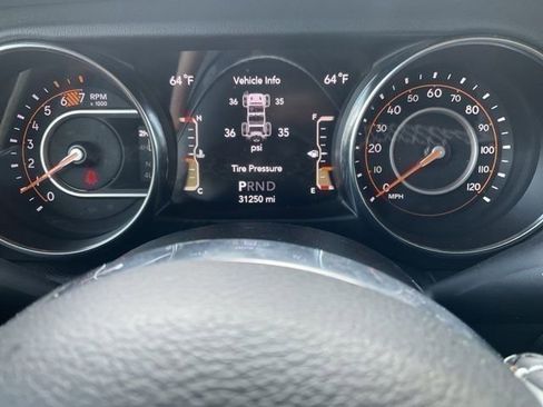 Used 2022 Jeep Wrangler Unlimited Sahara w/ LED Lighting Group AWD/4WD image 70