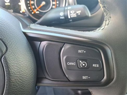 Used 2023 Jeep Gladiator Willys image 20