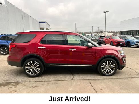 Used 2016 Ford Explorer Platinum image 7