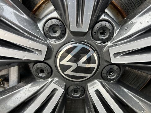 Used 2024 Volkswagen Tiguan Wolfsburg Edition image 30