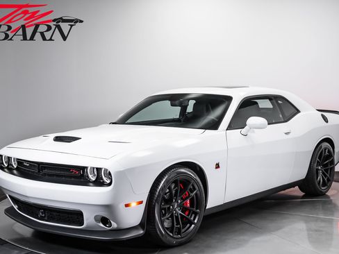 Used 2023 Dodge Challenger R/T Scat Pack w/ Plus Package RWD image 1