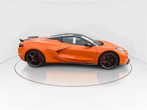 Used 2024 Chevrolet Corvette E-Ray w/ Stealth Interior Trim Package image 9