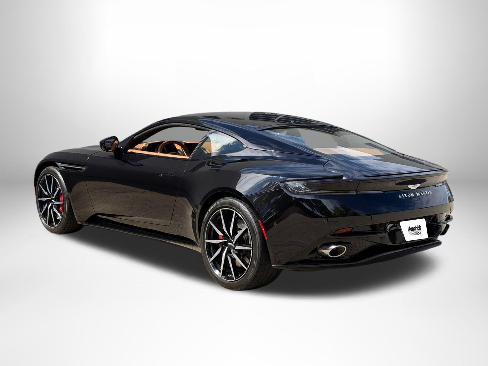 Used 2023 Aston Martin DB11 Coupe RWD image 2