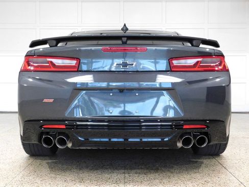 Used 2018 Chevrolet Camaro SS RWD image 5