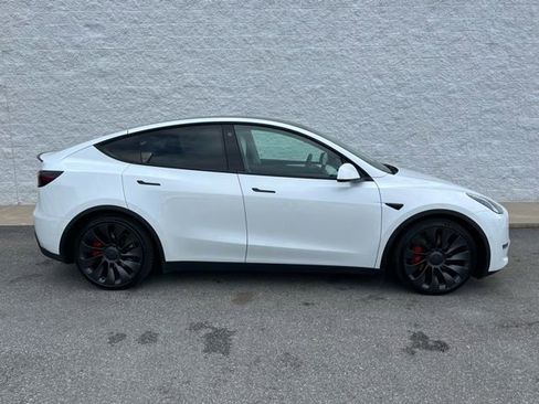 Used 2022 Tesla Model Y Performance image 11