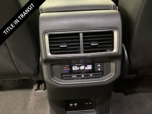 Used 2024 Volkswagen Atlas SE AWD/4WD image 14