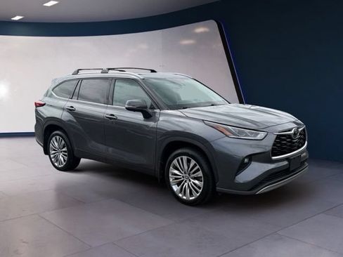 Used 2023 Toyota Highlander Platinum AWD/4WD image 8