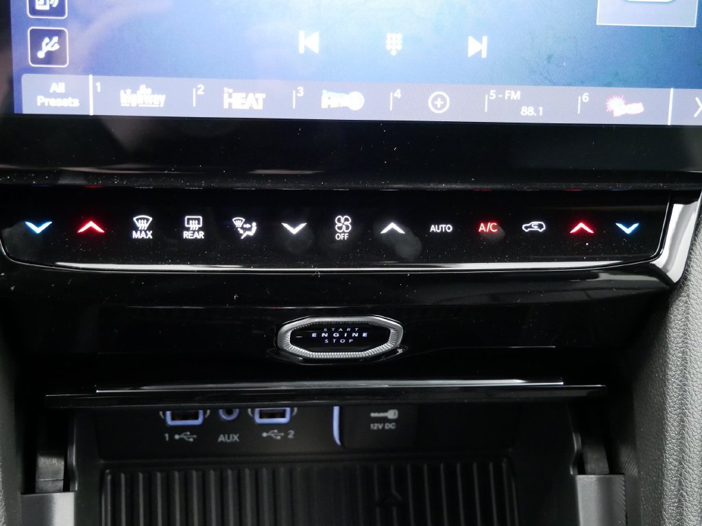 New 2027 Jeep Grand Cherokee Limited AWD/4WD image 25
