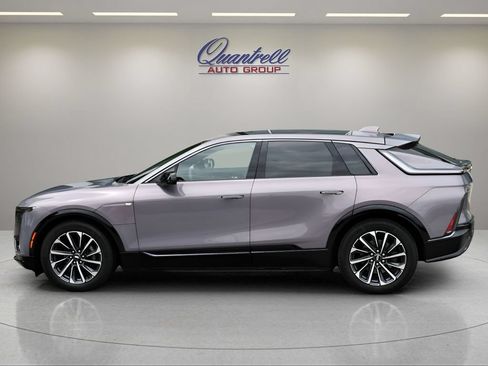 Certified 2024 Cadillac Lyriq Sport AWD/4WD image 7