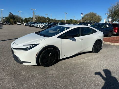 Used 2023 Toyota Prius LE image 11