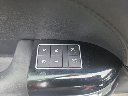 Used 2016 Land Rover Range Rover Supercharged AWD/4WD image 18