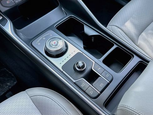 Certified 2025 Kia Sorento EX FWD image 17