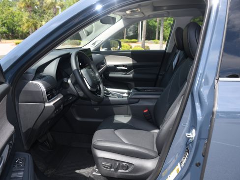 New 2026 Toyota Grand Highlander FWD image 3