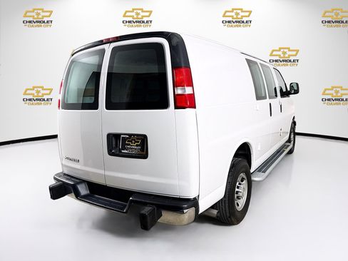 Used 2024 Chevrolet Express 2500 w/ Driver Convenience Package image 7