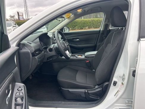 Used 2024 Nissan Sentra SV image 11