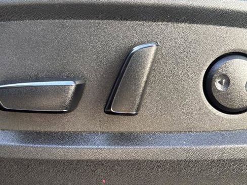 Used 2023 Nissan Pathfinder SL AWD/4WD image 27