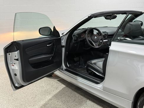 Used 2011 BMW 128i Convertible image 12